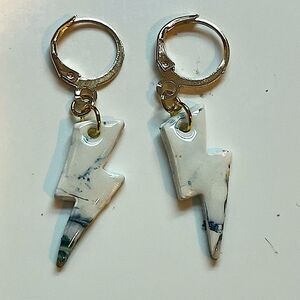 NEW White Faux Stone Swirl Lightning Bolt Polymer Clay Dangle Earrings